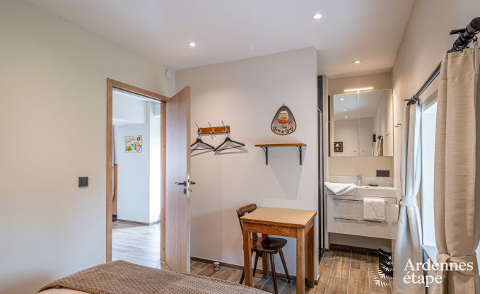 Uniek vakantiehuis met 2 slaapkamers in Vaux-sur-Sure