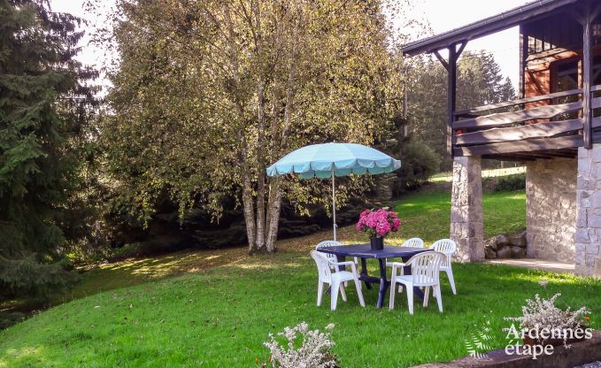 Gerenoveerde chalet met een uitzonderlijk terras in Vencimont