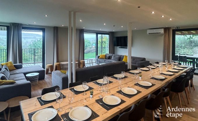Ruime vakantiewoning in Vencimont voor 13 personen met 6 slaap- en badkamers en privtuin met trampoline en petanque