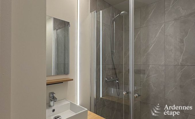 Ruime vakantiewoning in Vencimont voor 13 personen met 6 slaap- en badkamers en privtuin met trampoline en petanque