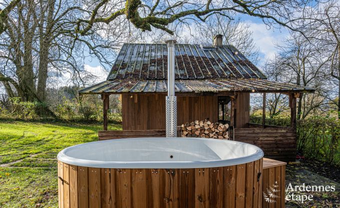 Chalet met hottub, biljart en een prachtig uitzicht in Vencimont voor 6 personen