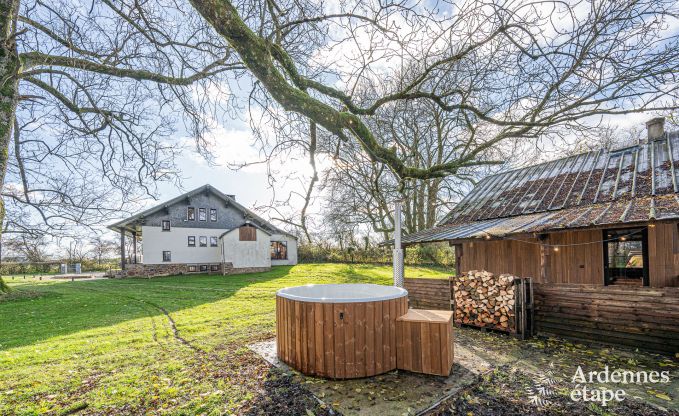 Chalet met hottub, biljart en een prachtig uitzicht in Vencimont voor 6 personen