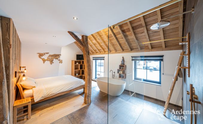 Vakantiehuis voor 3 koppels in Vencimont met 3 slaapkamers en 3 badkamers, bar en priv�tuin