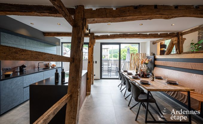 Vakantiehuis voor 3 koppels in Vencimont met 3 slaapkamers en 3 badkamers, bar en priv�tuin