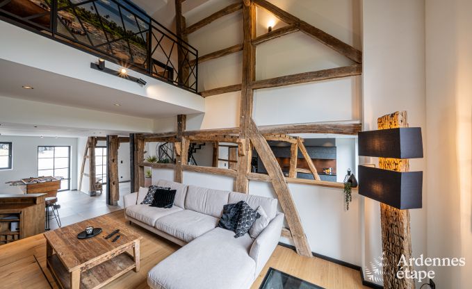 Vakantiehuis voor 3 koppels in Vencimont met 3 slaapkamers en 3 badkamers, bar en priv�tuin