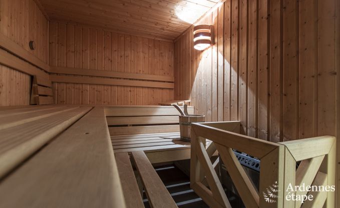 Ruim vakantiehuis in Vielsalm voor 22 personen met 10 slaapkamers, speelruimte, sauna en grote tuin