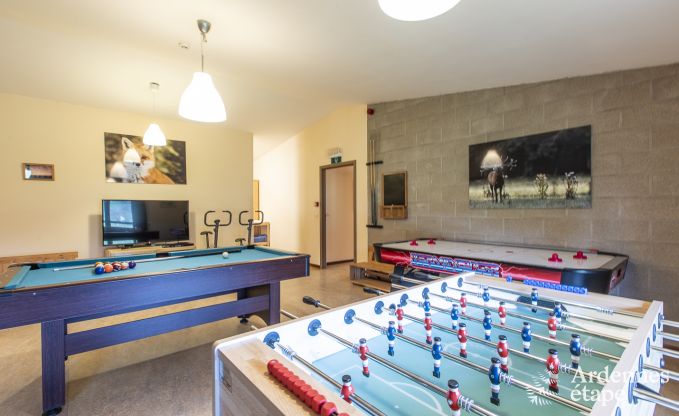 Ruim vakantiehuis in Vielsalm voor 22 personen met 10 slaapkamers, speelruimte, sauna en grote tuin