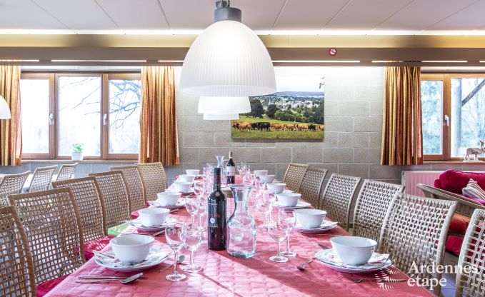 Ruim vakantiehuis in Vielsalm voor 22 personen met 10 slaapkamers, speelruimte, sauna en grote tuin