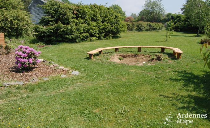 Groot vakantiehuis vlakbij Vielsalm voor 21 personen met 7 slaapkamers, 4 badkamers, speelruimte en privtuin