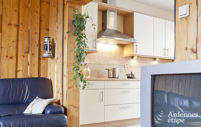 Groot vakantiehuis vlakbij Vielsalm voor 21 personen met 7 slaapkamers, 4 badkamers, speelruimte en privtuin