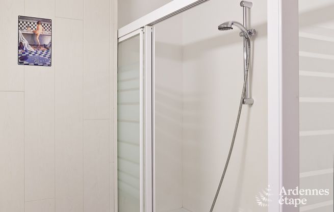 Groot vakantiehuis vlakbij Vielsalm voor 21 personen met 7 slaapkamers, 4 badkamers, speelruimte en privtuin