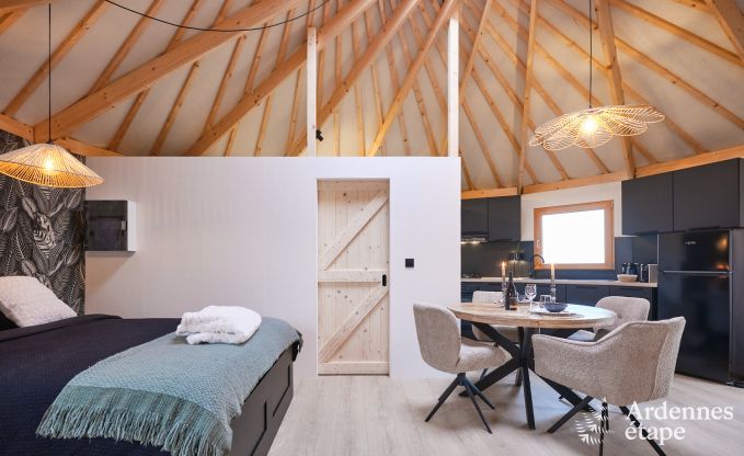 Origineel verblijf in een yurt in Vielsalm: omringd door weilanden, met tuin, opgemaakte bedden, 1 hond