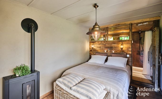 Romantische tiny house voor 2 personen met priv� jacuzzi, houtpelletkachel en tuin in Vielsalm, Ardennen
