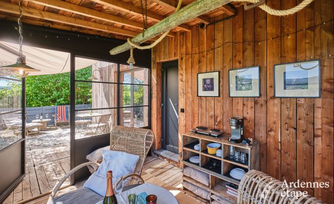 Romantische tiny house voor 2 personen met priv� jacuzzi, houtpelletkachel en tuin in Vielsalm, Ardennen