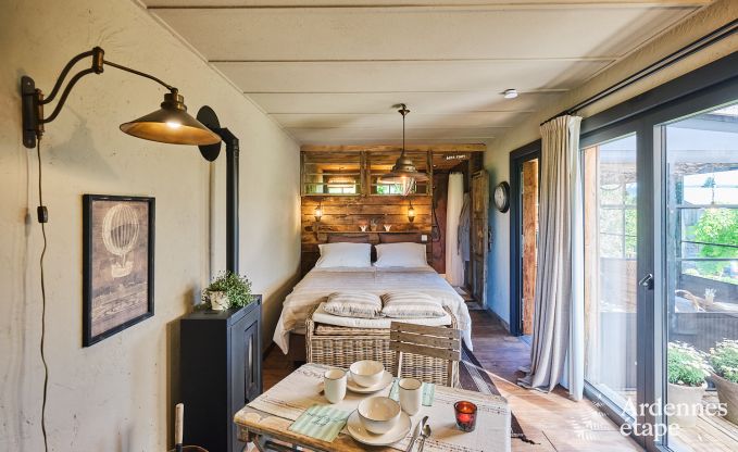 Romantische tiny house voor 2 personen met priv� jacuzzi, houtpelletkachel en tuin in Vielsalm, Ardennen