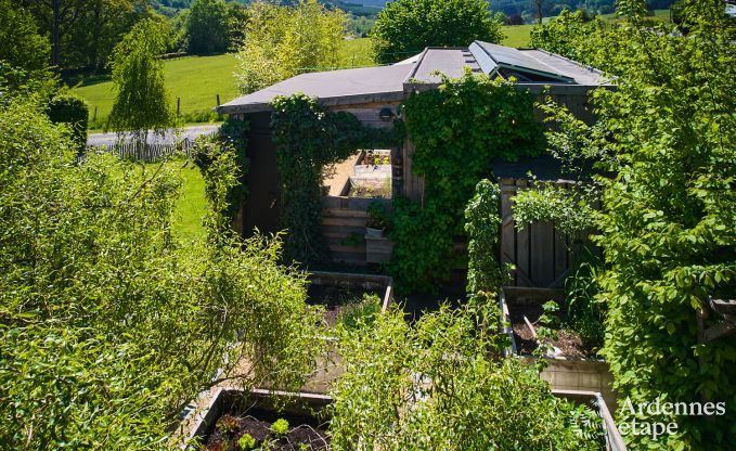 Romantische tiny house voor 2 personen met priv� jacuzzi, houtpelletkachel en tuin in Vielsalm, Ardennen