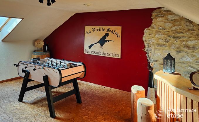 Groot vakantiehuis vlakbij Vielsalm voor 21 personen met 7 slaapkamers, 4 badkamers, speelruimte en privtuin