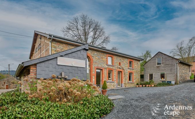 gezellige vakantiewoning met 5 slaapkamers, jacuzzi, sauna en priv tuin in Vielsalm Ardennen