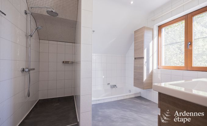 Charmante vakantiewoning in Villers-Le-Temple voor 9 personen met comfort, priv�tuin en dichtbij Hoei