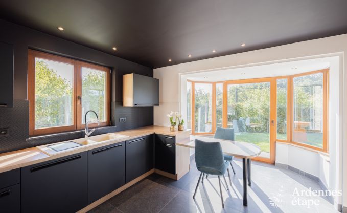 Charmante vakantiewoning in Villers-Le-Temple voor 9 personen met comfort, priv�tuin en dichtbij Hoei