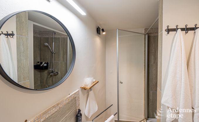 Onvergetelijk verblijf in Villers-en-Fagne: Vakantiehuis met sauna, jacuzzi, overdekt buitenzwembad en adembenemend uitzicht in de Ardennen.