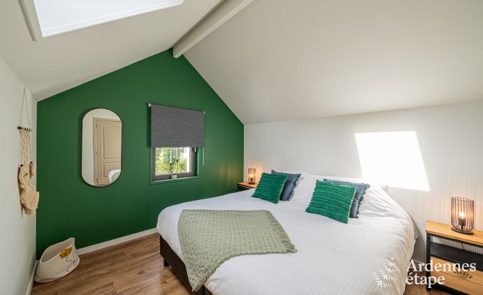 Onvergetelijk verblijf in Villers-en-Fagne: Vakantiehuis met sauna, jacuzzi, overdekt buitenzwembad en adembenemend uitzicht in de Ardennen.