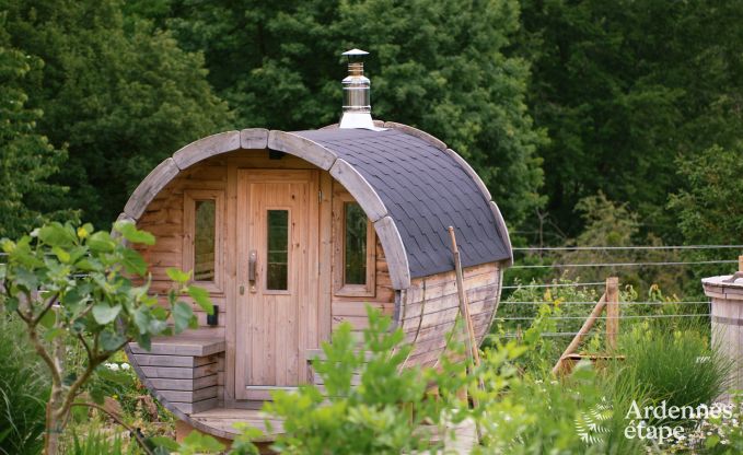 Onvergetelijk verblijf in Villers-en-Fagne: Vakantiehuis met sauna, jacuzzi, overdekt buitenzwembad en adembenemend uitzicht in de Ardennen.