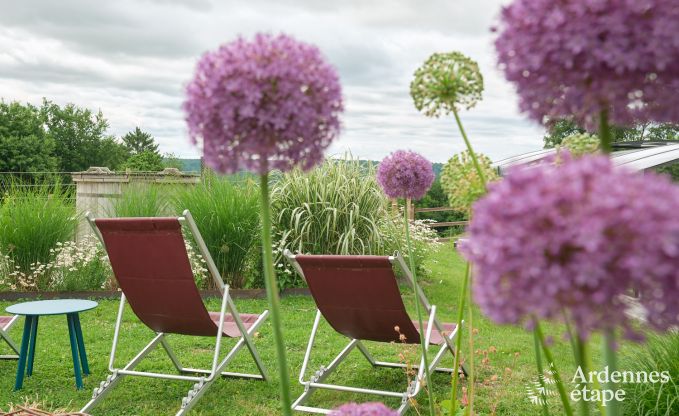 Onvergetelijk verblijf in Villers-en-Fagne: Vakantiehuis met sauna, jacuzzi, overdekt buitenzwembad en adembenemend uitzicht in de Ardennen.