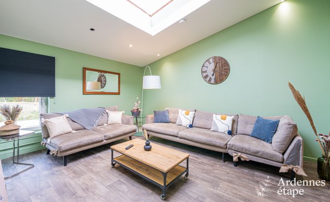 Onvergetelijk verblijf in Villers-en-Fagne: Vakantiehuis met sauna, jacuzzi, overdekt buitenzwembad en adembenemend uitzicht in de Ardennen.