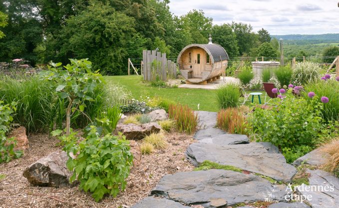 Onvergetelijk verblijf in Villers-en-Fagne: Vakantiehuis met sauna, jacuzzi, overdekt buitenzwembad en adembenemend uitzicht in de Ardennen.