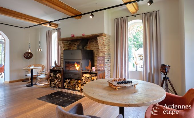 Comfortabele vakantiewoning voor 10 personen in Villers-en-Fagne met overdekt buitenzwembad en jacuzzi