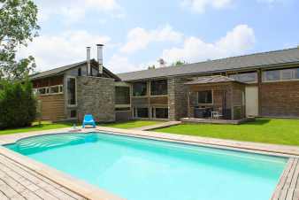 4-sterren vakantiehuis met zwembad en sauna te huur in Waimes