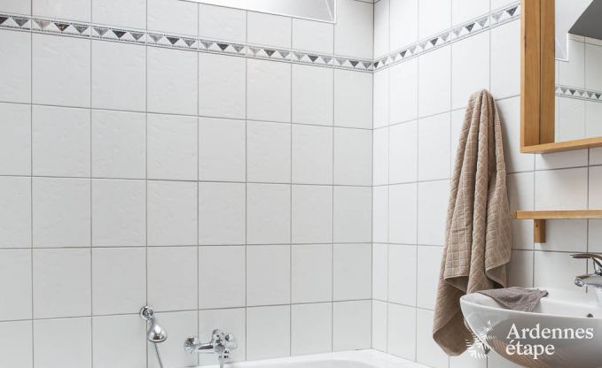 Ruime vakantiewoning met priv�tuin in Waimes voor 15 personen