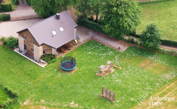 Ruime vakantiewoning met priv�tuin in Waimes voor 15 personen