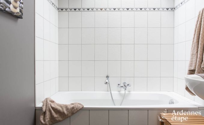 Ruime vakantiewoning met priv�tuin in Waimes voor 15 personen