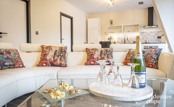 Vakantiehuis in Walcourt, Ardennen, 6 personen, 3 slaapkamers, buitenzwembad, gemeenschappelijke tuin, moderne voorzieningen