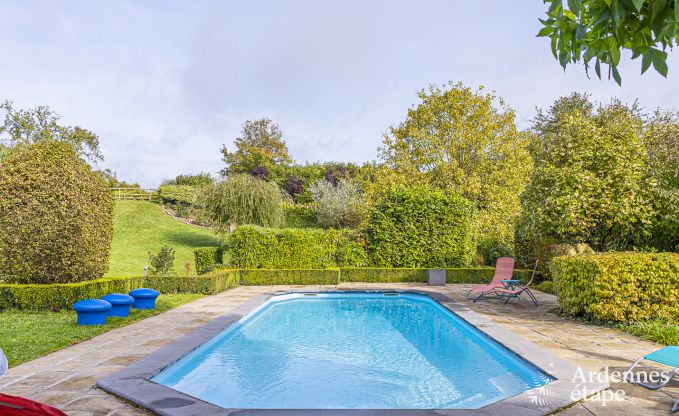 Vakantiehuis in Walcourt, Ardennen, 6 personen, 3 slaapkamers, buitenzwembad, gemeenschappelijke tuin, moderne voorzieningen