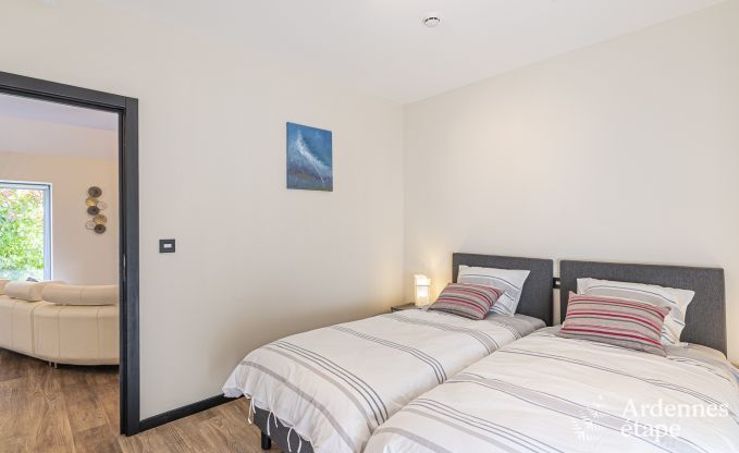 Vakantiehuis in Walcourt, Ardennen, 6 personen, 3 slaapkamers, buitenzwembad, gemeenschappelijke tuin, moderne voorzieningen
