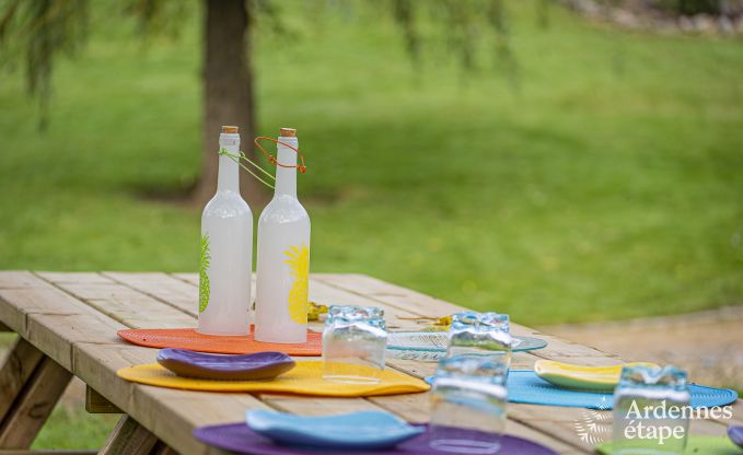 Vakantiehuis in Walcourt, Ardennen, 6 personen, 3 slaapkamers, buitenzwembad, gemeenschappelijke tuin, moderne voorzieningen