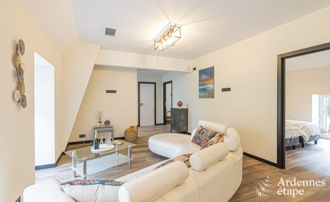 Vakantiehuis in Walcourt, Ardennen, 6 personen, 3 slaapkamers, buitenzwembad, gemeenschappelijke tuin, moderne voorzieningen