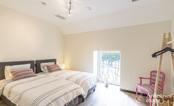 Vakantiehuis in Walcourt, Ardennen, 6 personen, 3 slaapkamers, buitenzwembad, gemeenschappelijke tuin, moderne voorzieningen