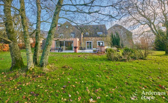 Charmante dorpswoning voor 10 personen in Yvoir: hottub, open haard, grote priv�tuin