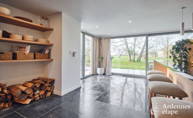 Charmante dorpswoning voor 10 personen in Yvoir: hottub, open haard, grote priv�tuin