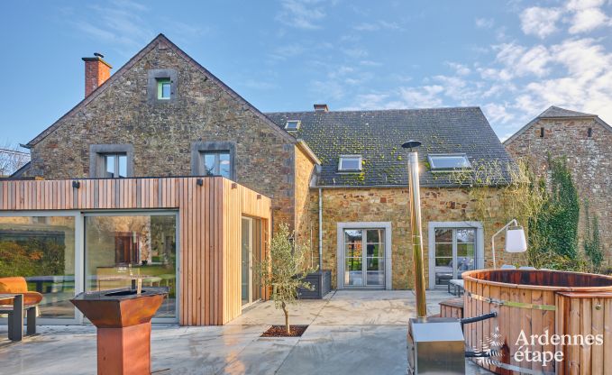 Charmante dorpswoning voor 10 personen in Yvoir: hottub, open haard, grote priv�tuin