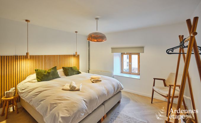 Charmante dorpswoning voor 10 personen in Yvoir: hottub, open haard, grote priv�tuin