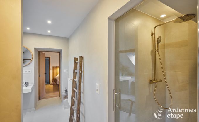 Charmante dorpswoning voor 10 personen in Yvoir: hottub, open haard, grote privtuin